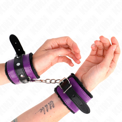 KINK - ATTACHES DE POIGNET DOUBLÉES DE FOURRURE DE QUALITÉ SUPÉRIEURE NOIRES AVEC CEINTURE VIOLET/NOIRE RÉGLABLE 17-29 CM X 6 CM
