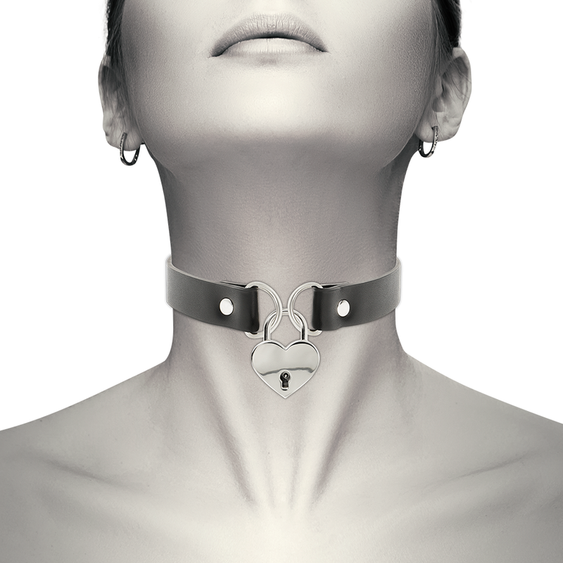 COQUETTE CHIC DESIRE - VEGAN LEATHER NECKLACE WITH HEART ACCESSORY WITH KEY - 53Xshop